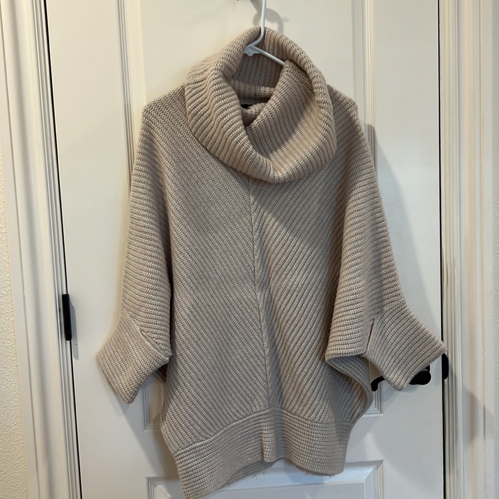 BCBG soft sweater